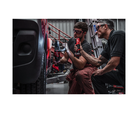  Фонарь Milwaukee M12 CML-401 (4933479366) 